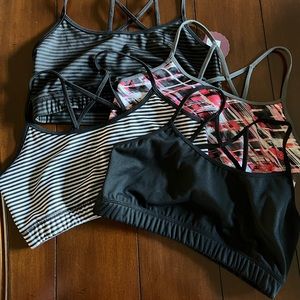 4 new/like-new Sonoma workout tops/ sports bras Size M